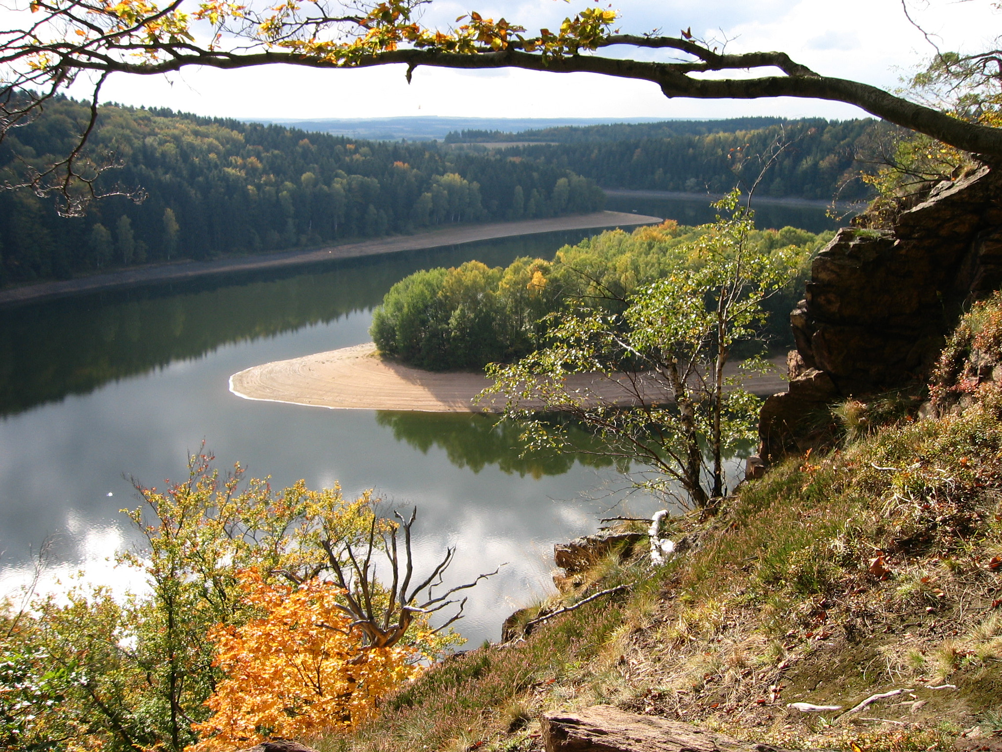 Canon POWERSHOT S45 sample photo. Reservoir in the autumn photography