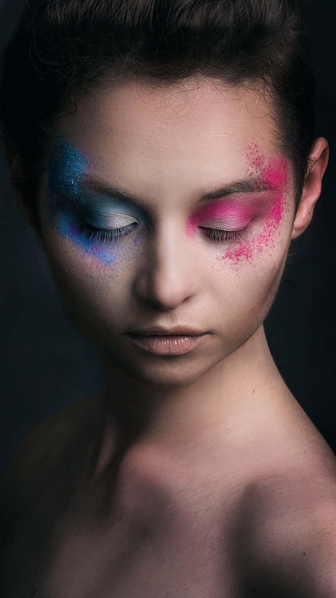 Fujifilm X-T10 + Fujifilm XC 50-230mm F4.5-6.7 OIS II sample photo. Blue and red photography