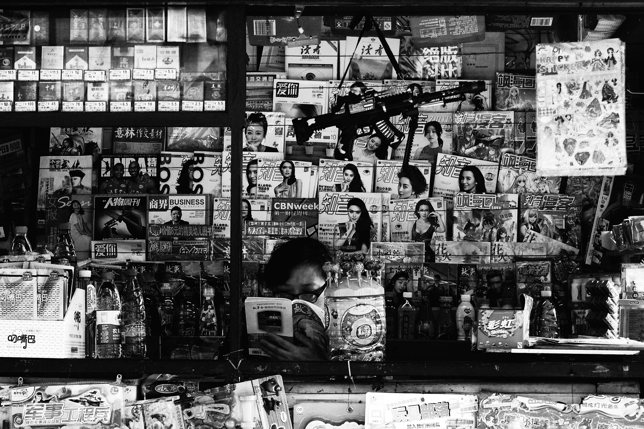 Olympus PEN E-P5 sample photo. Newspaper kiosk photography
