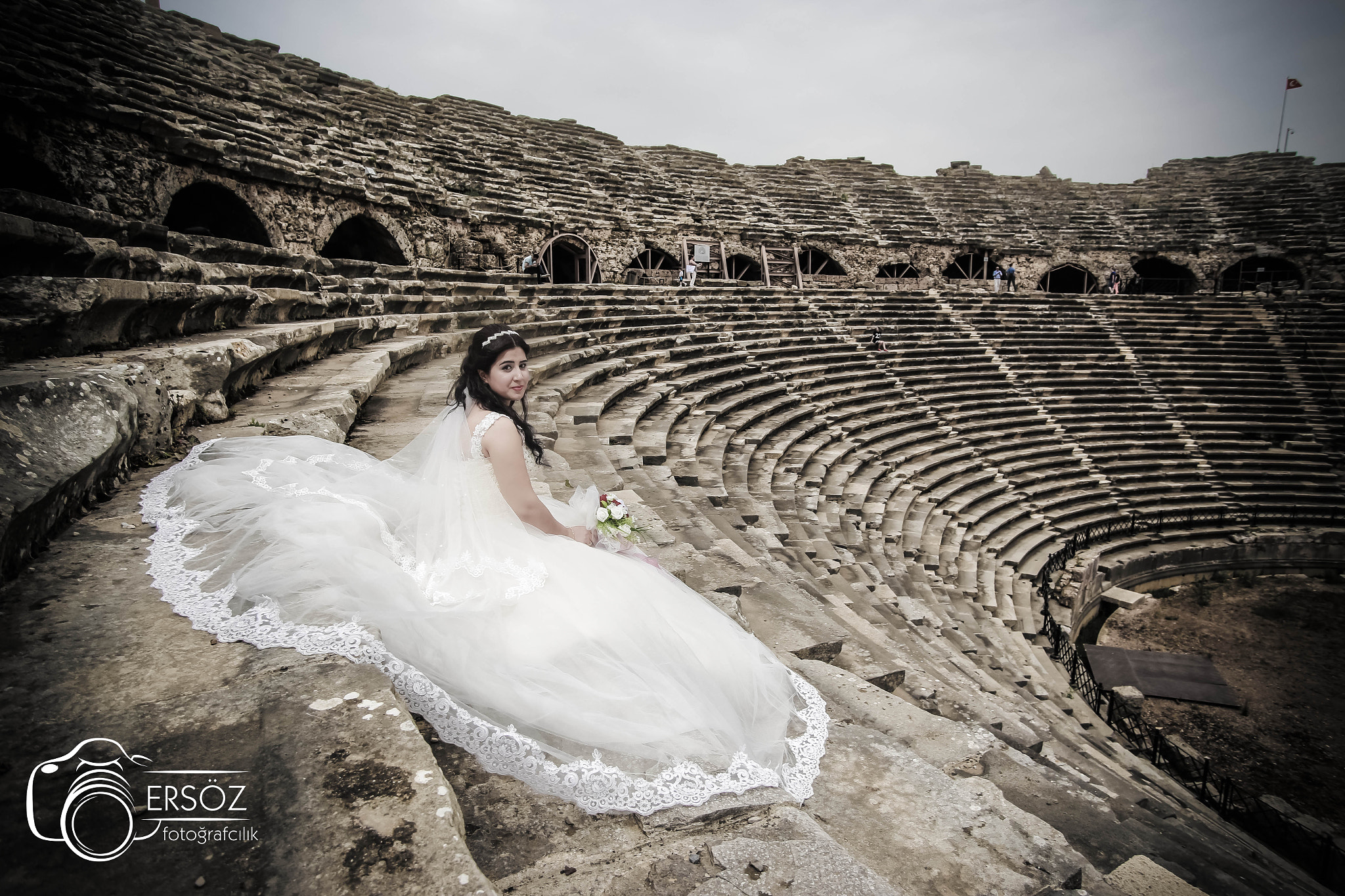 Canon EOS 6D + Canon EF 50-200mm f/3.5-4.5L sample photo. Bride in roman theatre photography