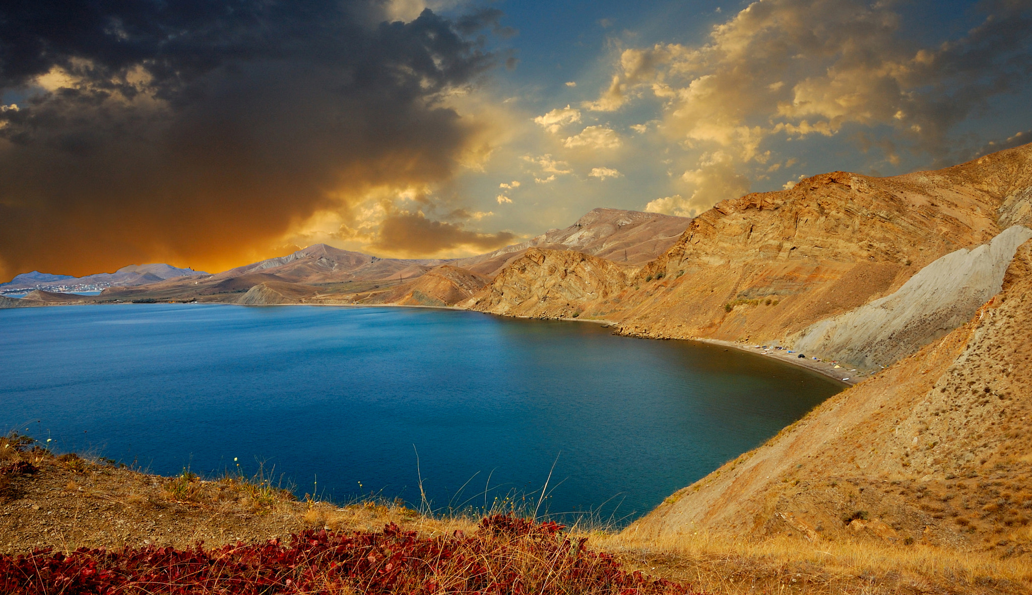 Nikon D40 + Sigma 18-50mm F2.8 EX DC Macro sample photo. Quiet bay, early autumn, crimea photography