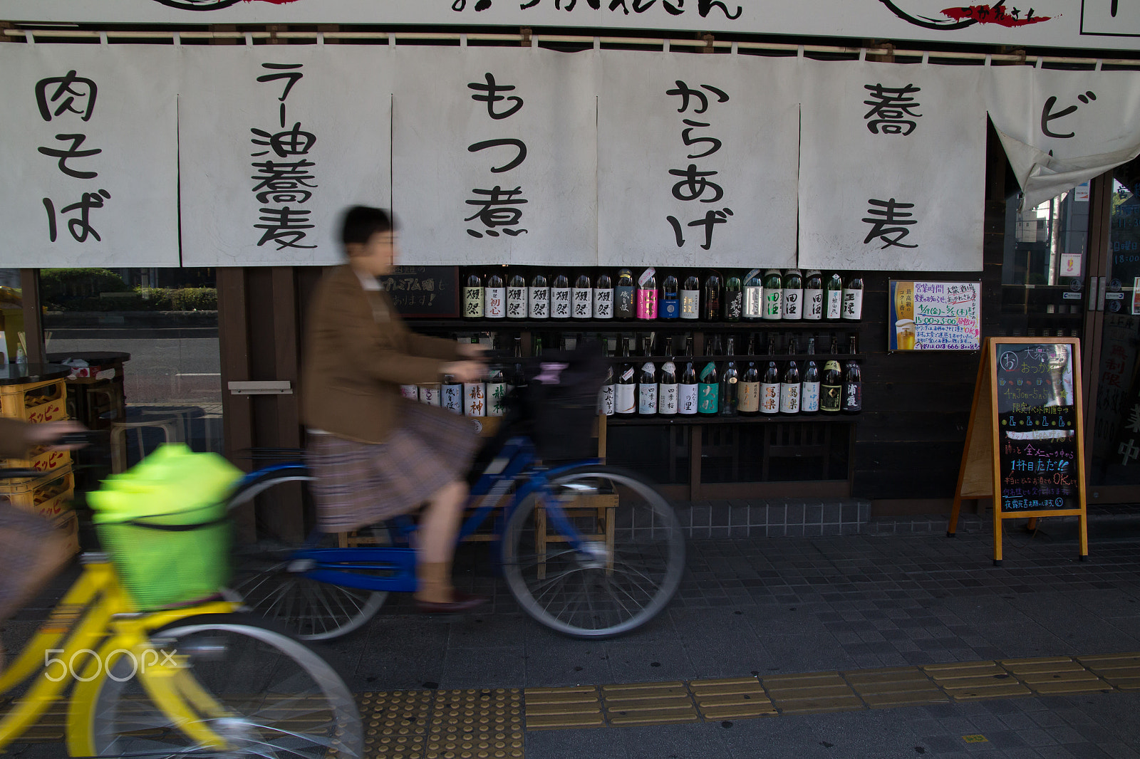 Sigma 17-70mm F2.8-4 DC Macro OS HSM sample photo. Morning cycle photography