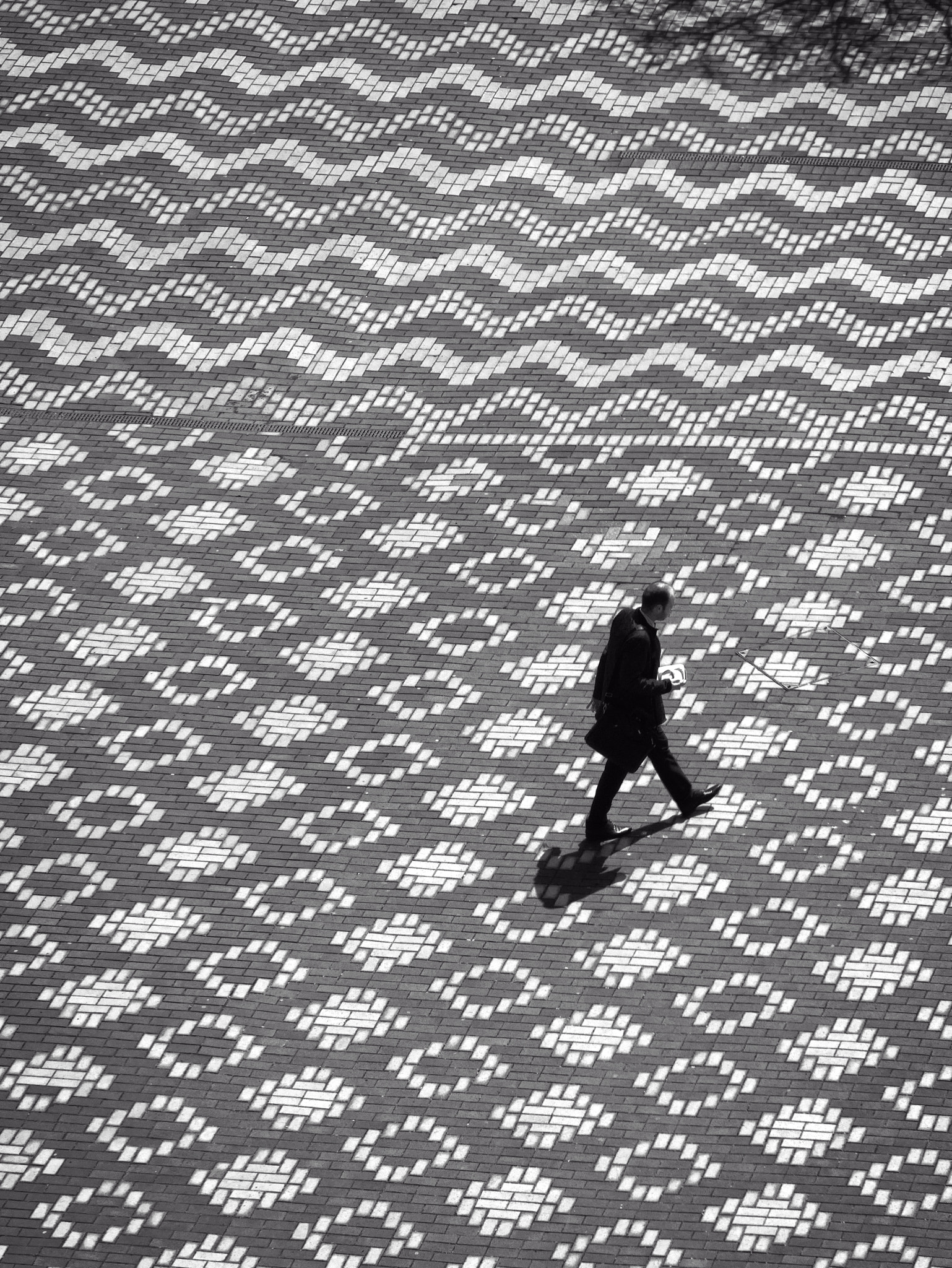 LUMIX G VARIO 35-100/F4.0-5.6 sample photo. Pattern pavement. photography