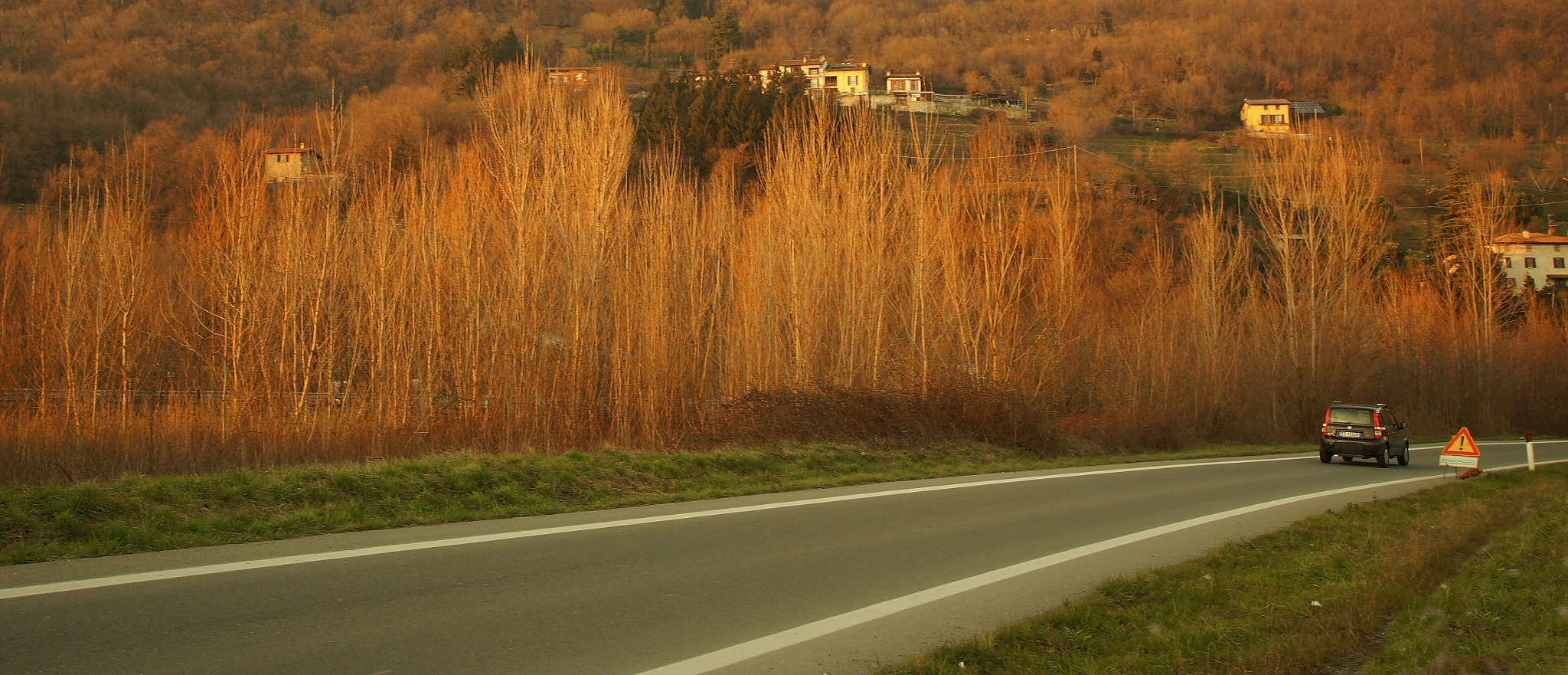 Sony SLT-A58 + 10-20mm F3.5 sample photo. La strada photography