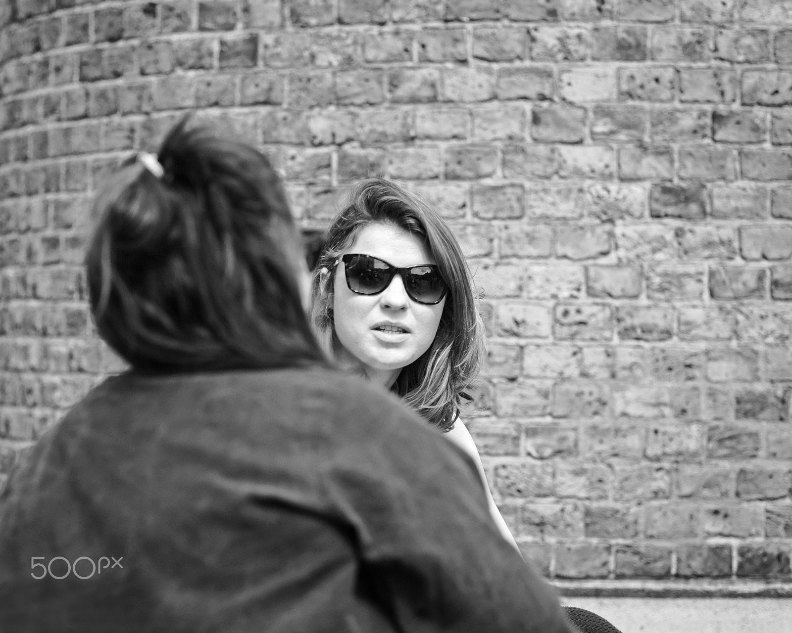 Fujifilm X-E1 + Fujifilm XF 60mm F2.4 R Macro sample photo. Look over her shoulder photography