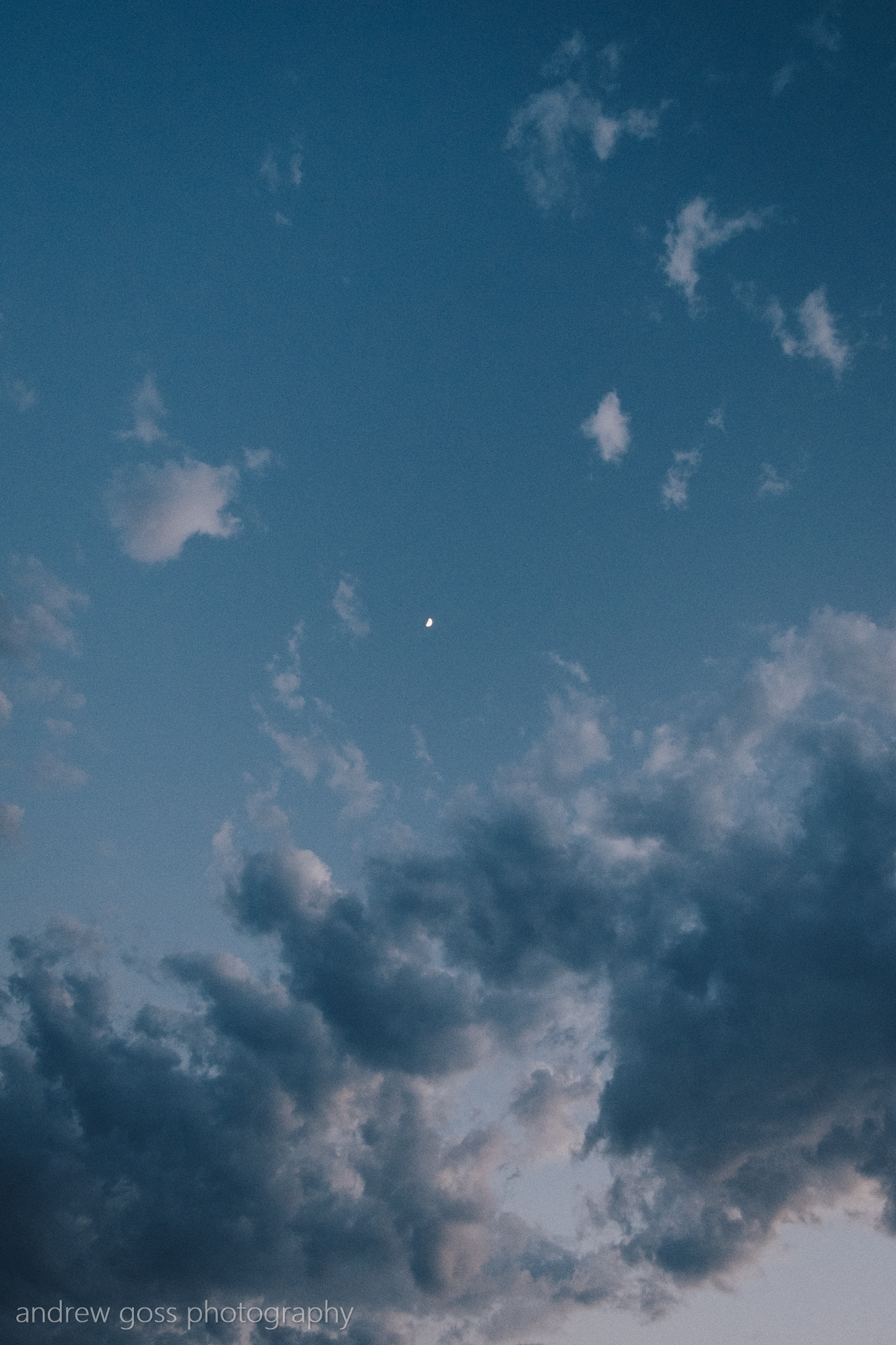 Fujifilm X-Pro1 + Fujifilm XC 16-50mm F3.5-5.6 OIS II sample photo. Moon in the sky photography