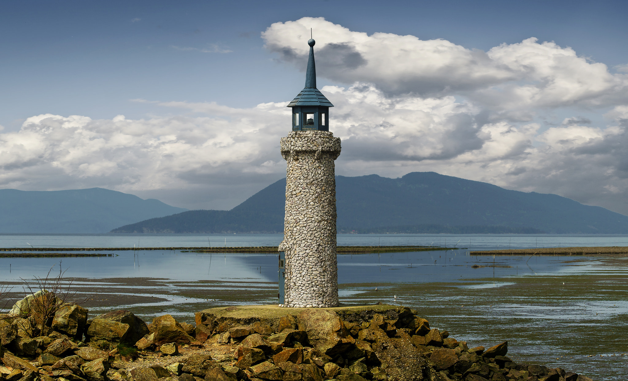 Nikon D800E + AF-S Zoom-Nikkor 80-200mm f/2.8D IF-ED sample photo. Oyster lighthouse photography