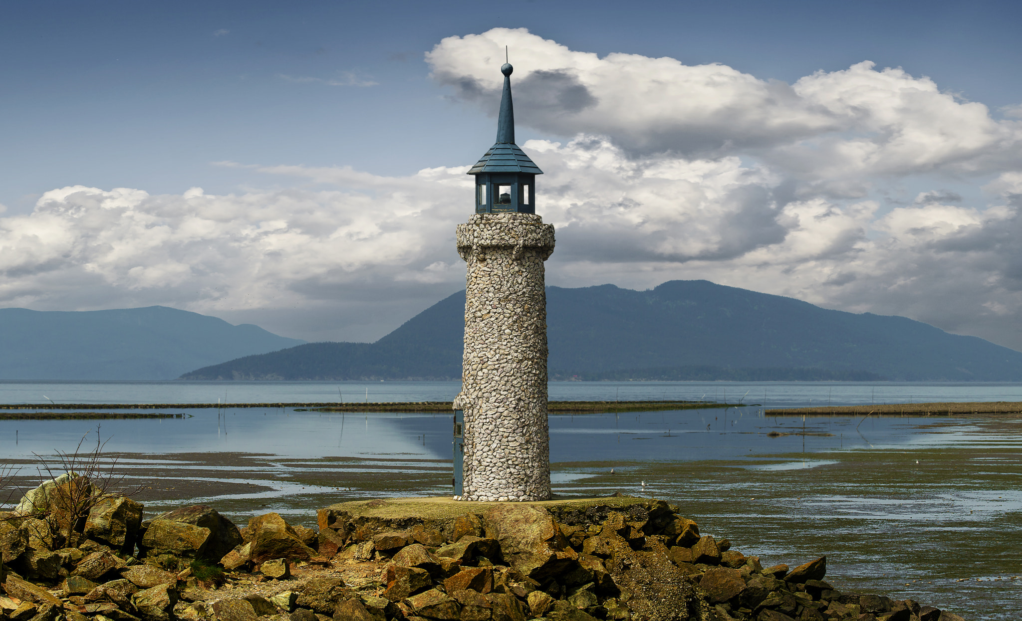AF-S Zoom-Nikkor 80-200mm f/2.8D IF-ED sample photo. Oyster lighthouse photography