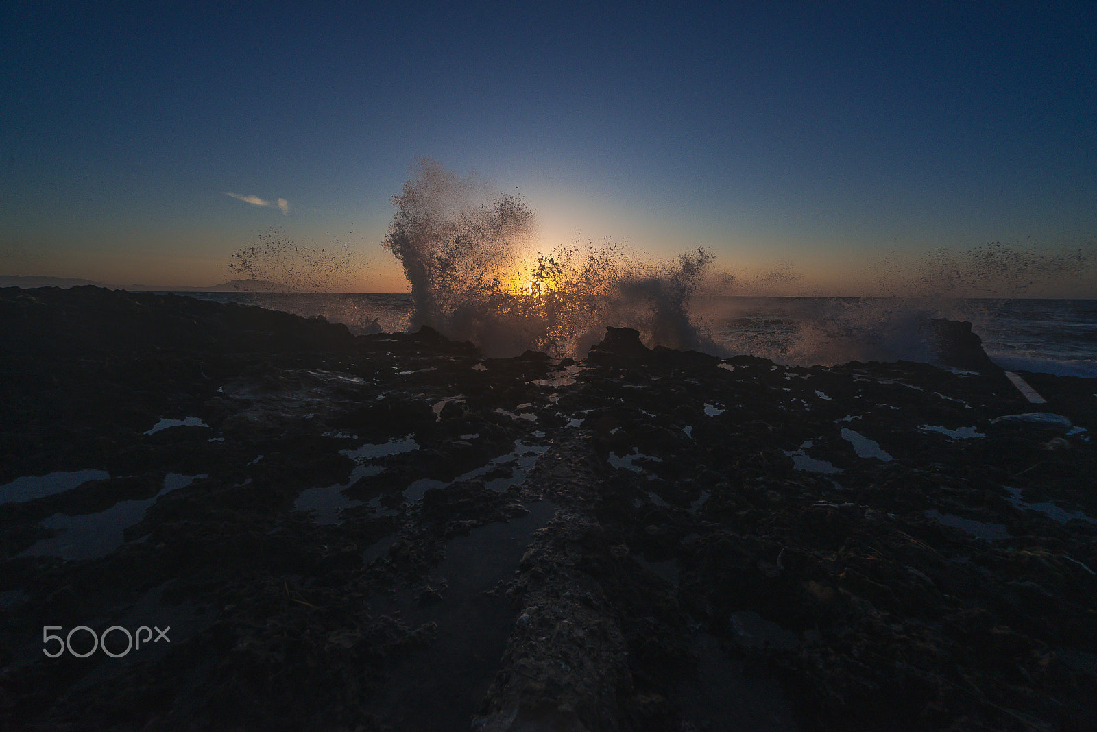 Nikon D610 + Sigma 12-24mm F4.5-5.6 EX DG Aspherical HSM sample photo. Waves bursting on rocks photography