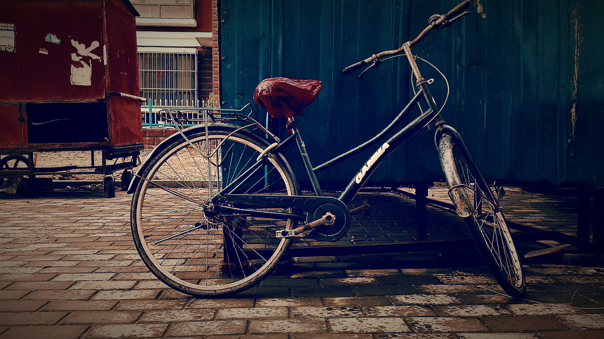 HUAWEI Che2-UL00 sample photo. Bike photography