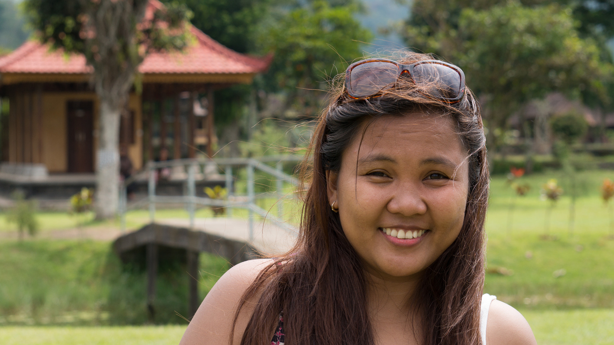 Sony Alpha NEX-3N + Sony E 55-210mm F4.5-6.3 OSS sample photo. Loving that smile photography