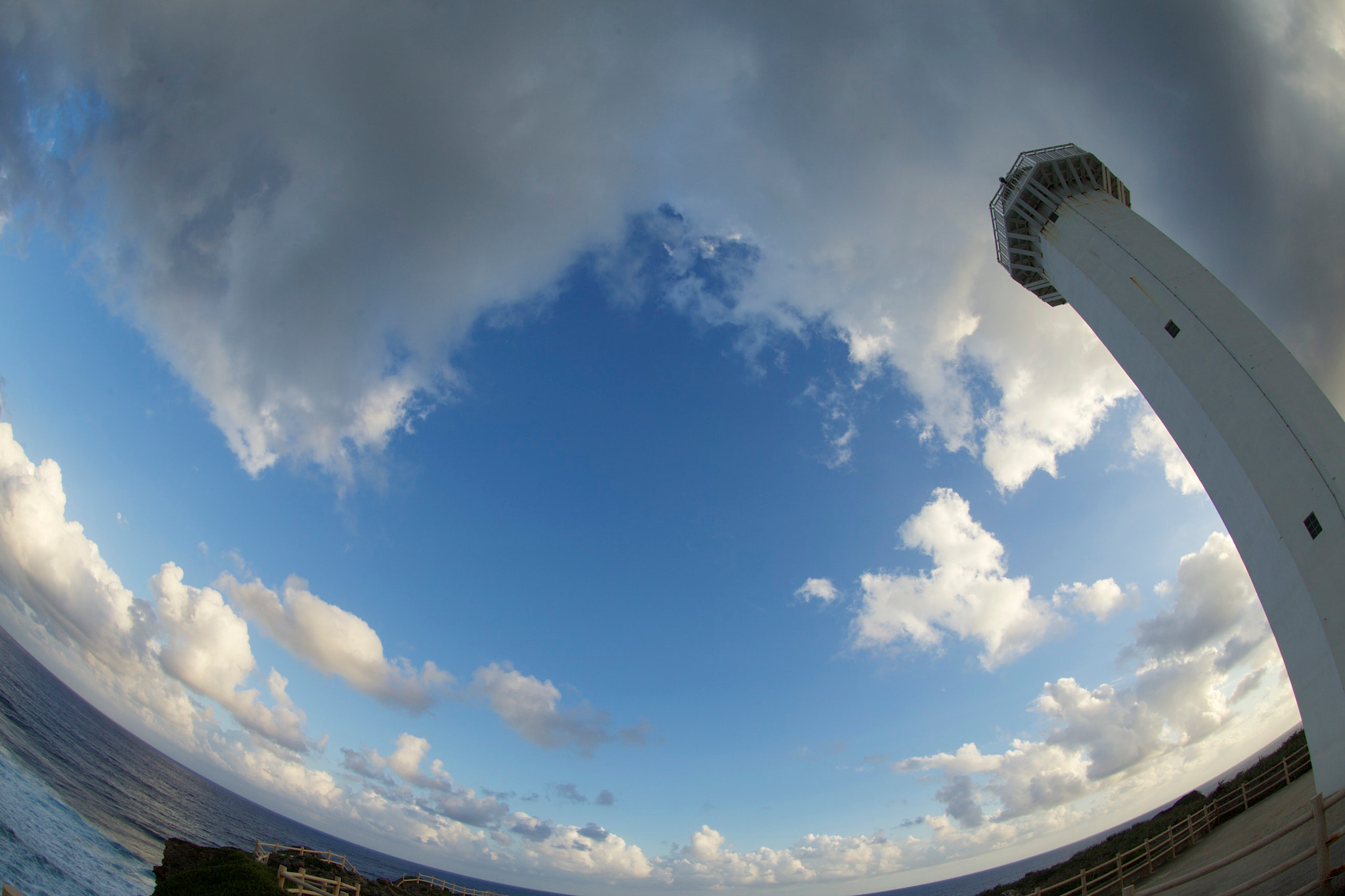 Canon EF 8-15mm F4L Fisheye USM sample photo. Lighthouse point of view photography
