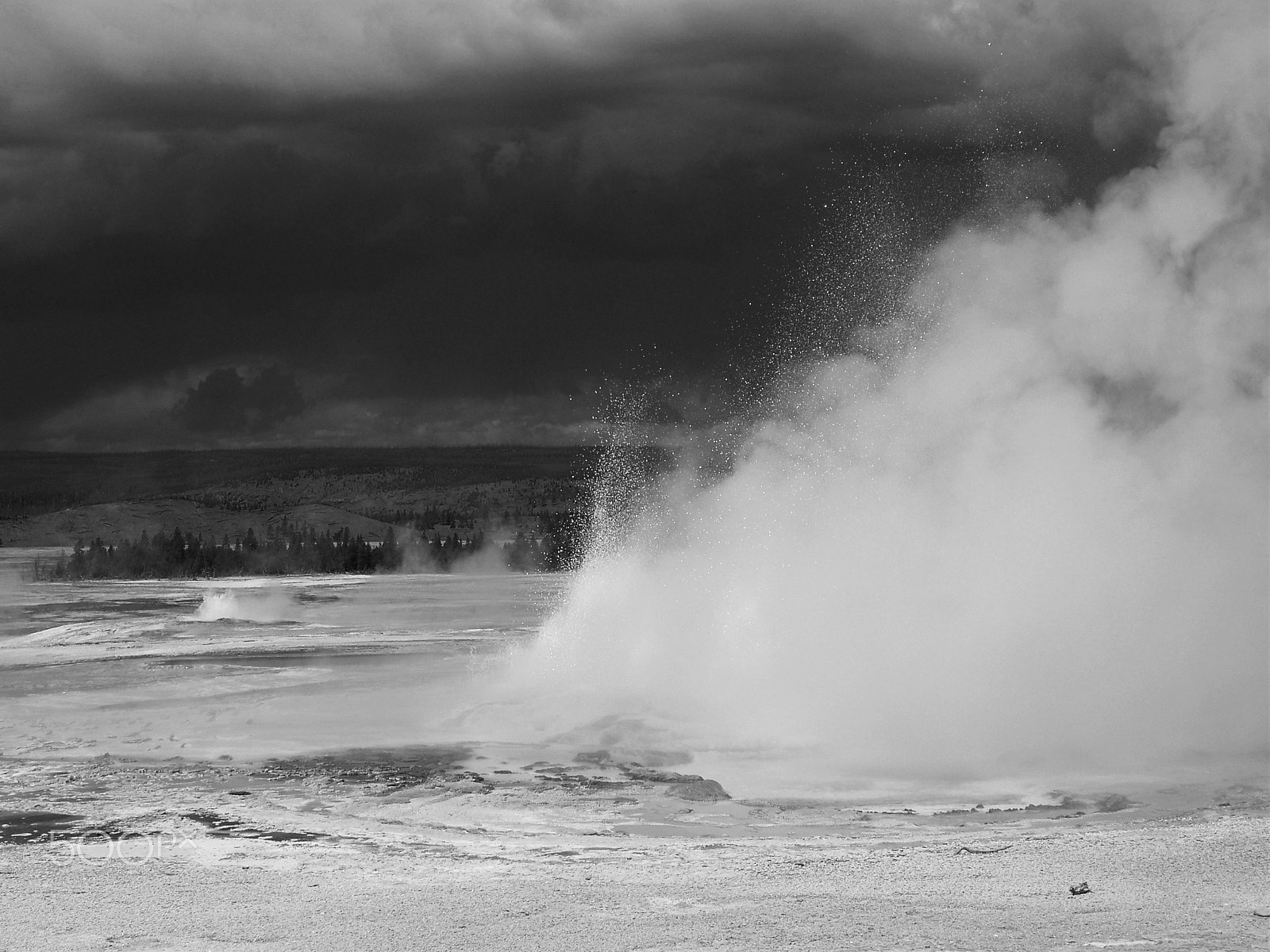 Kodak Z712 IS ZOOM DIGITAL CAMERA sample photo. Small geyser photography