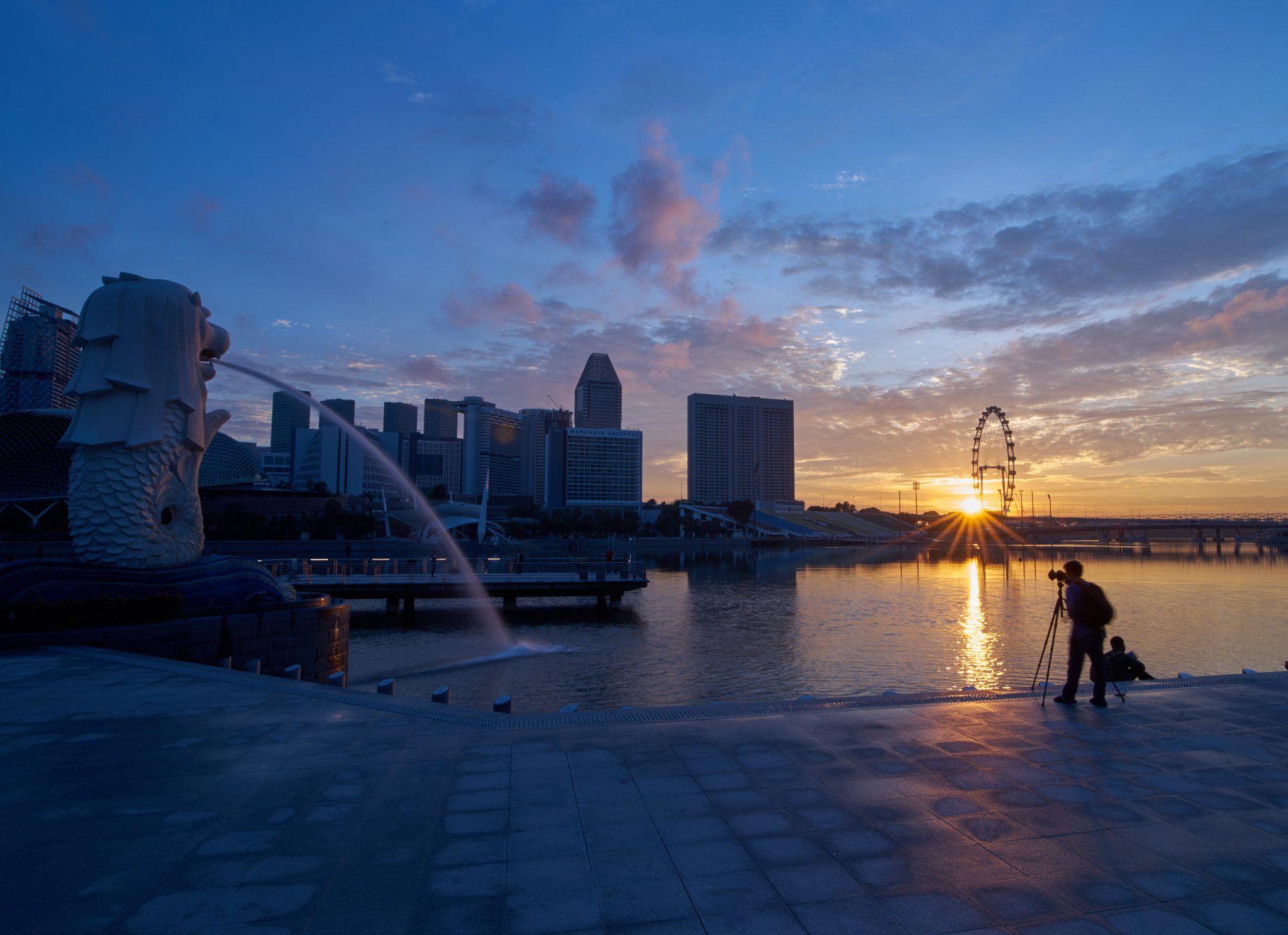 16-28mm F2.8 sample photo. The merlion photography