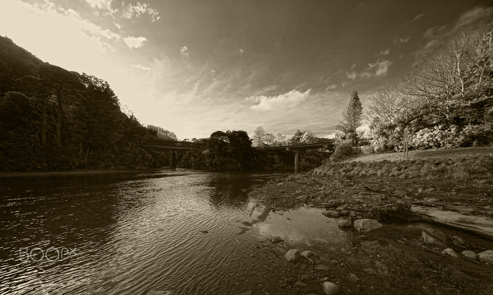 Nikon D610 + Sigma 12-24mm F4.5-5.6 EX DG Aspherical HSM sample photo. Upper hutt bridges photography