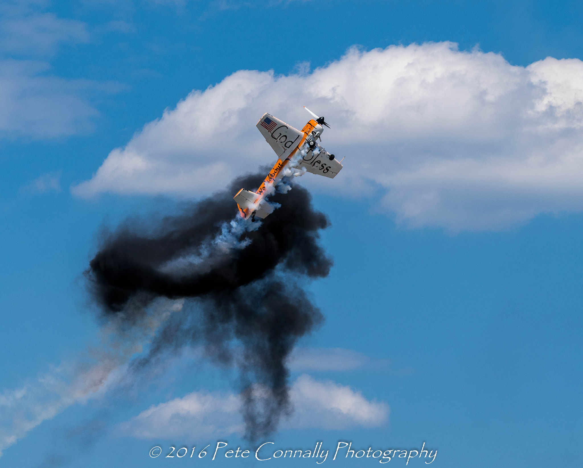 Sony a6300 + Sony FE 70-200mm F4 G OSS sample photo. Thru the smoke photography