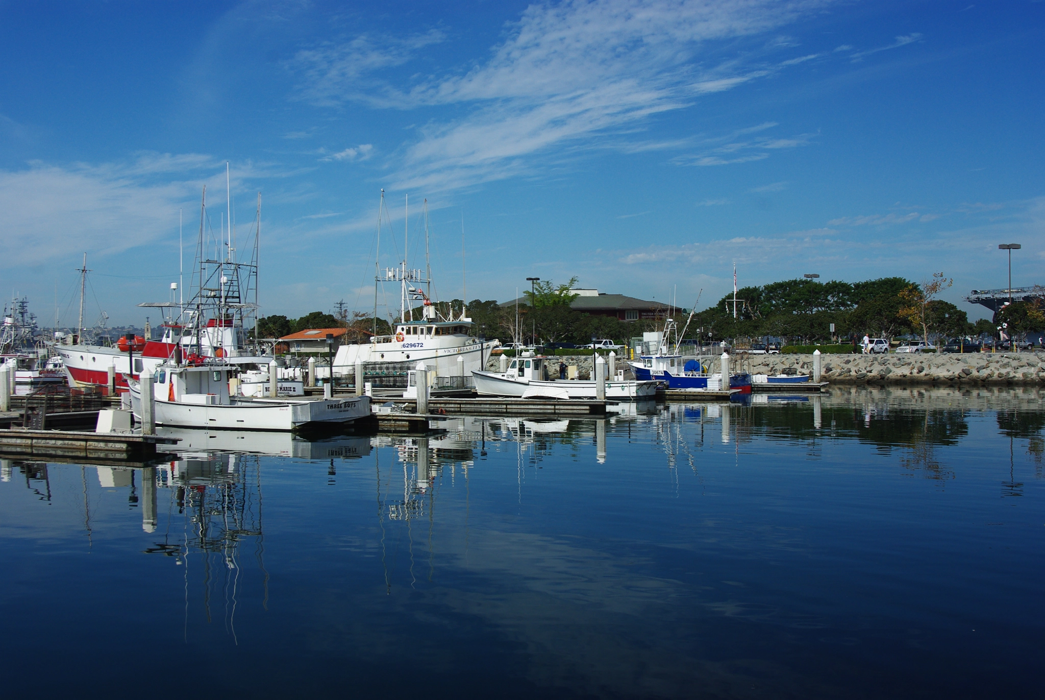 Pentax K-m (K2000) sample photo. Early morning marina photography