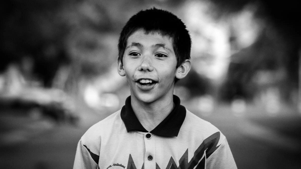 Canon EF 75-300mm f/4-5.6 USM sample photo. Street profiles photography