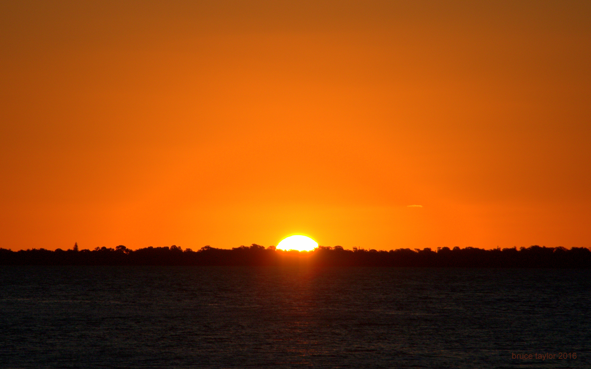 Canon EOS 7D Mark II + Canon EF-S 18-135mm F3.5-5.6 IS STM sample photo. Autumn sunset photography