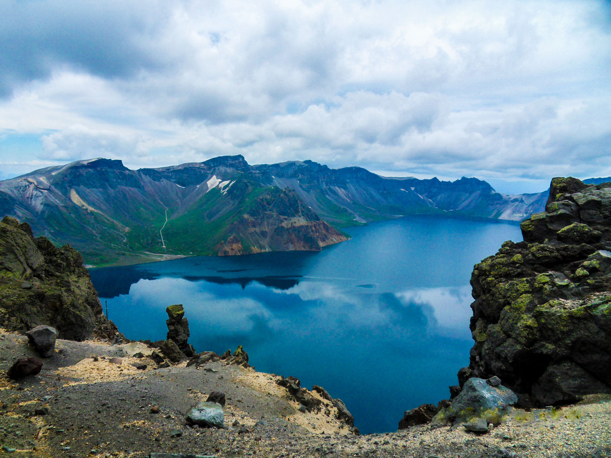 Samsung WB550, WB560 / VLUU WB550 /  HZ15W sample photo. Tianchi photography