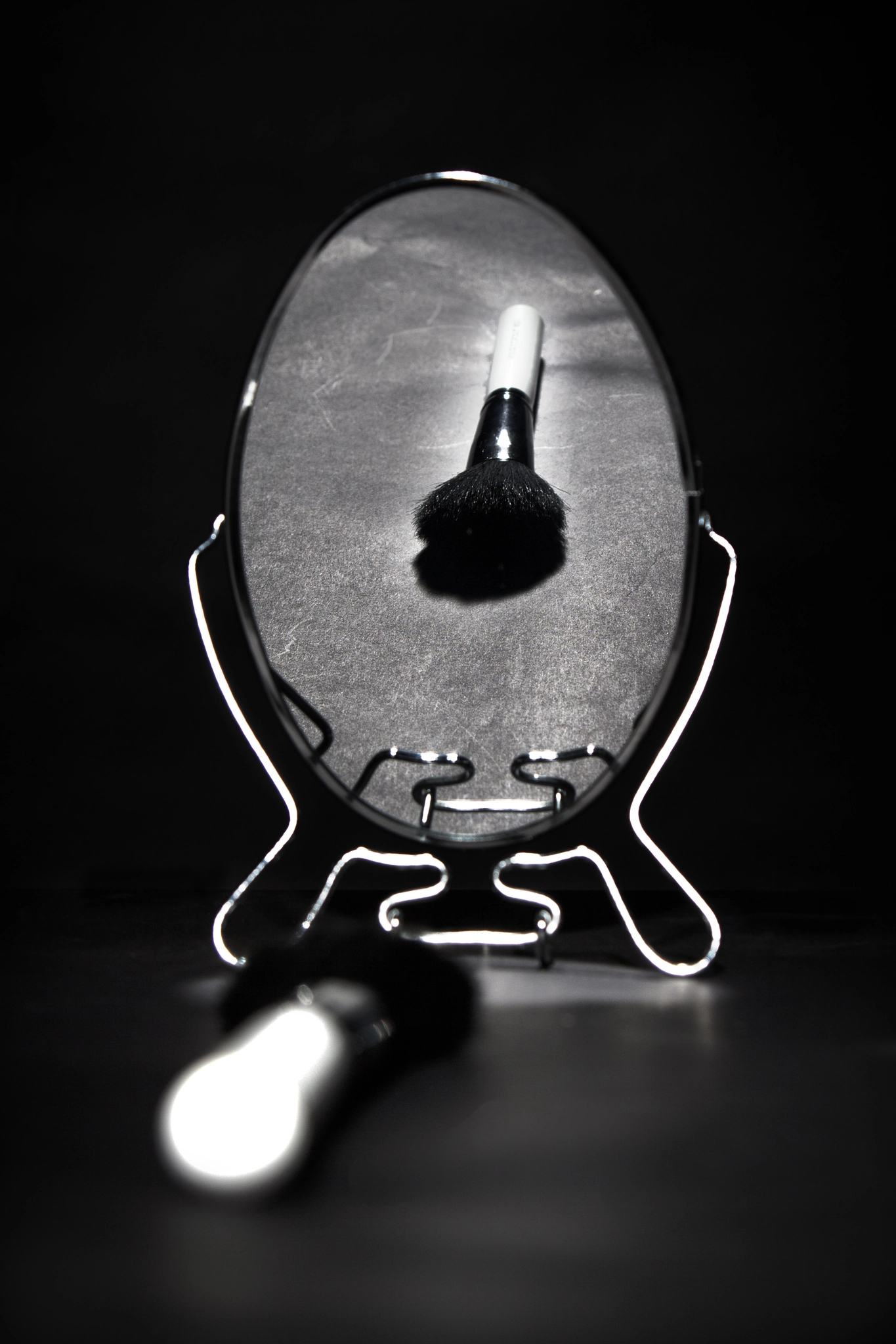 Canon EOS 1000D (EOS Digital Rebel XS / EOS Kiss F) sample photo. A reflection , a contraption and society. photography