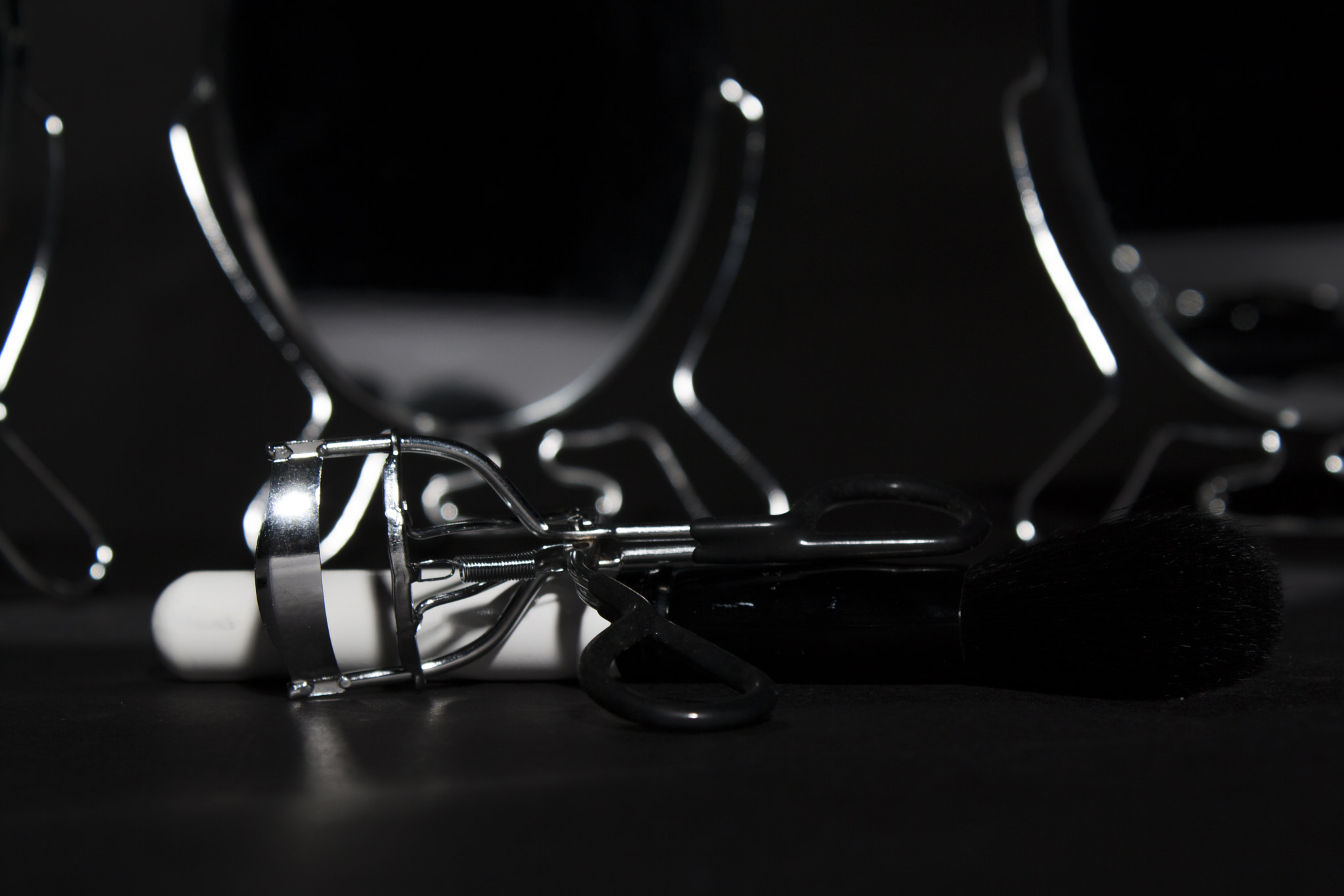 Canon EOS 1000D (EOS Digital Rebel XS / EOS Kiss F) sample photo. A reflection , a contraption and society. photography