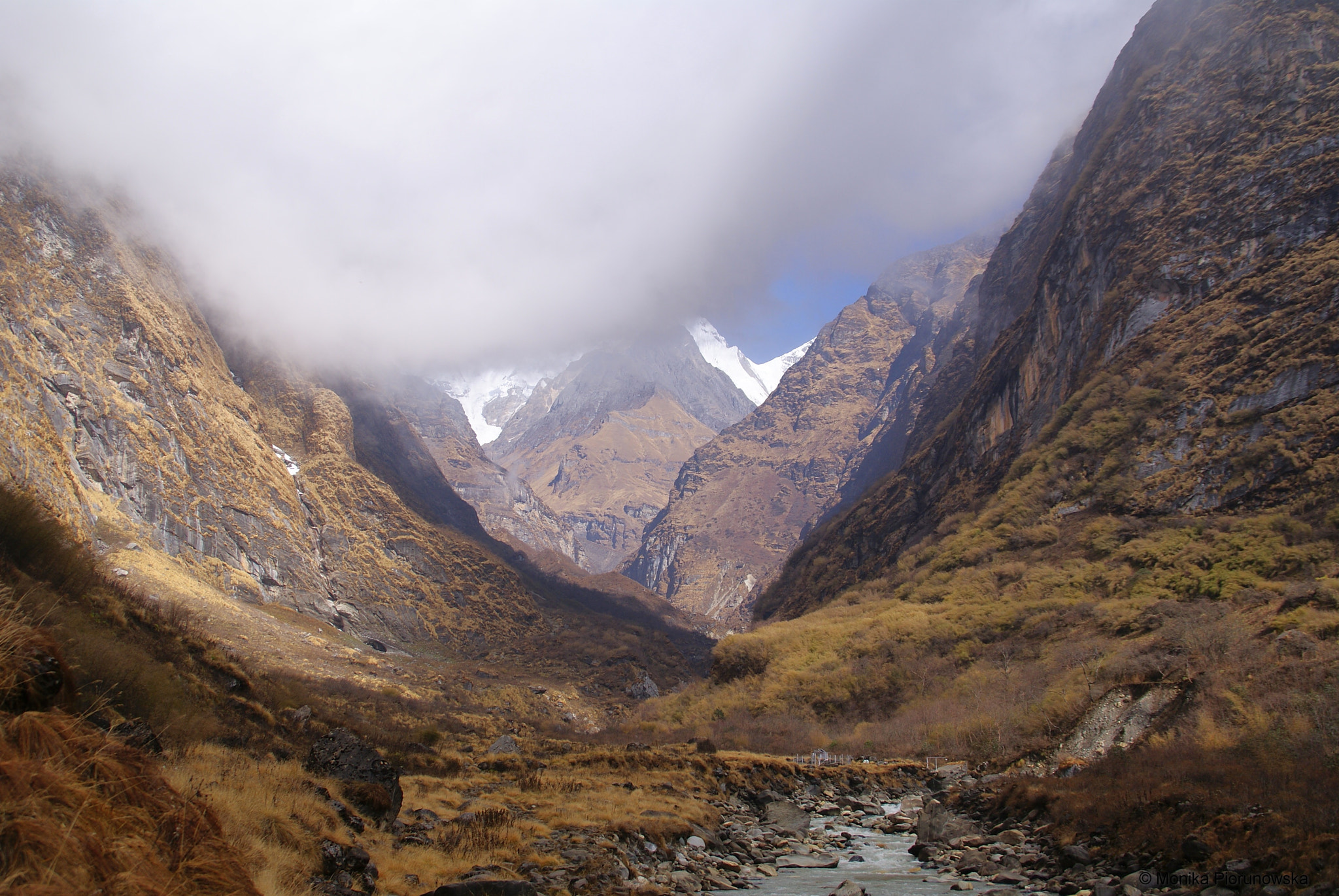 Sony Alpha DSLR-A300 sample photo. On the way to annapurna base camp photography