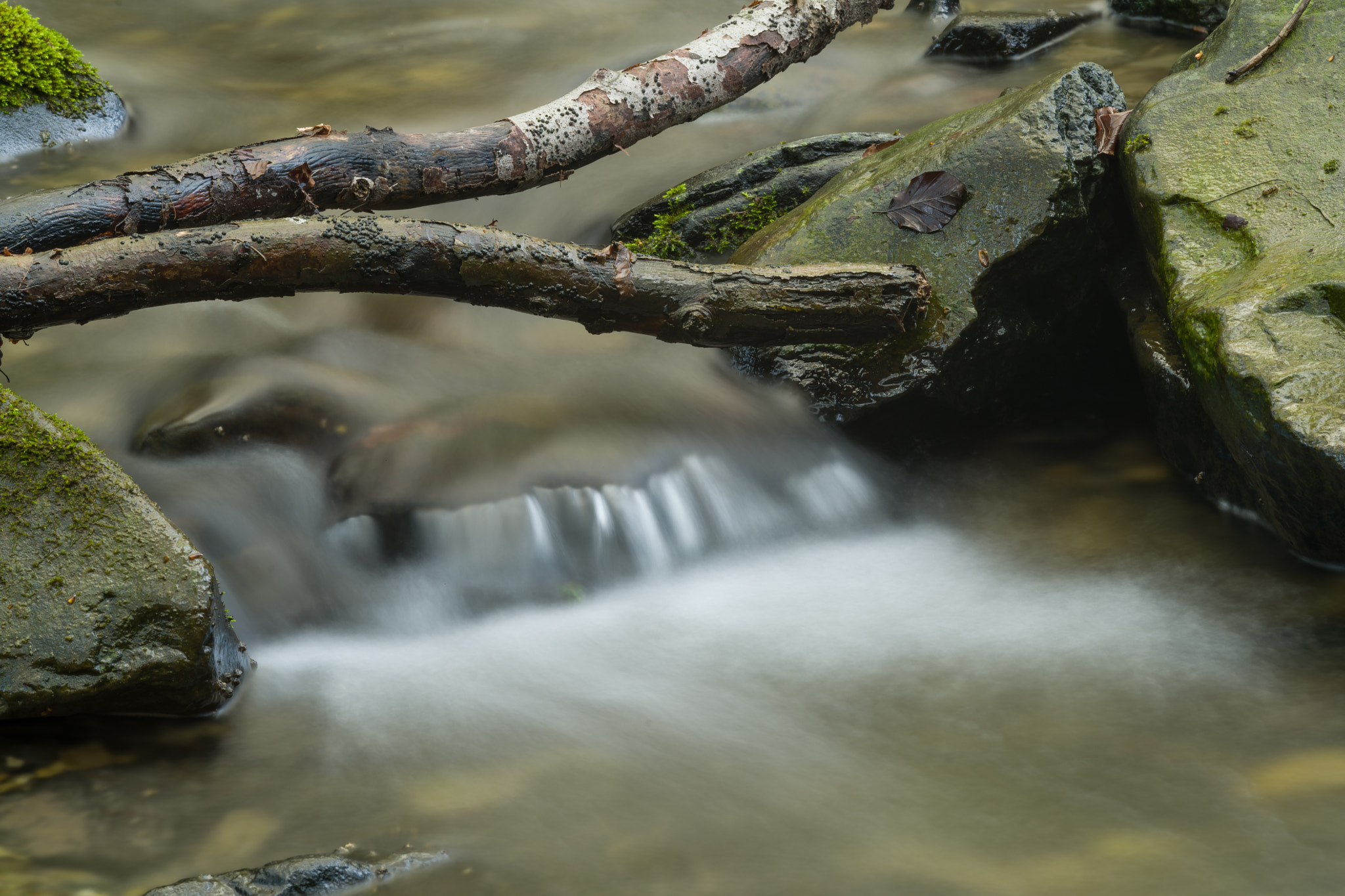 Leica APO-Telyt-M 135mm F3.4 ASPH sample photo. Flowing water photography