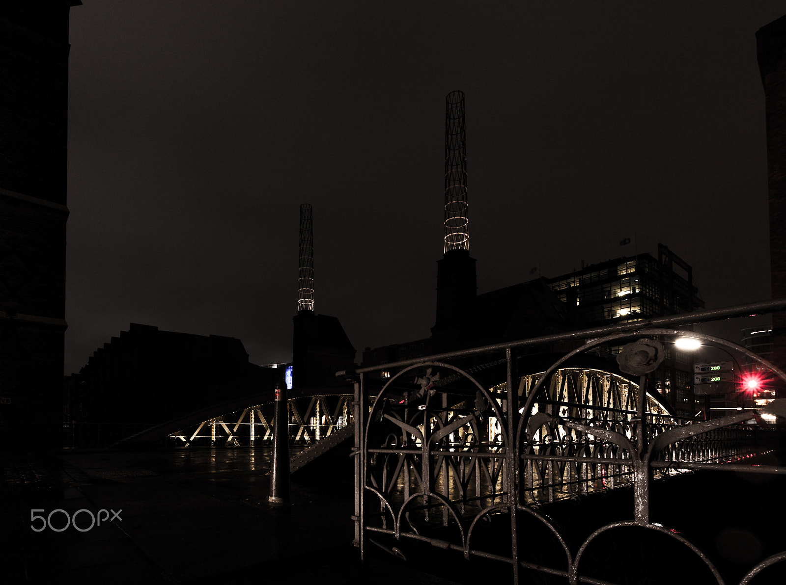 Sigma 10-20mm F3.5 EX DC HSM sample photo. Hamburg old harbour photography