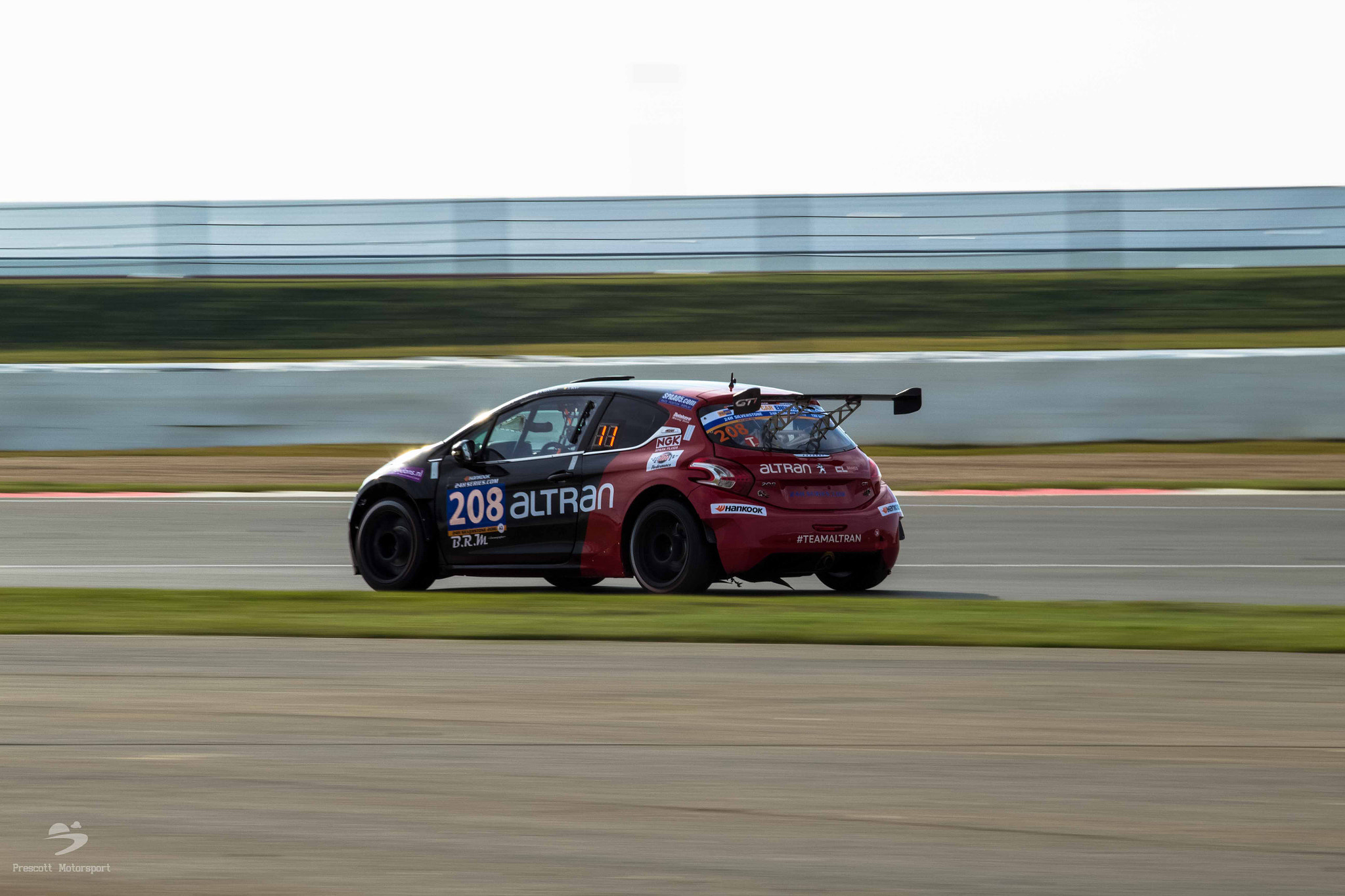 Canon EOS 1200D (EOS Rebel T5 / EOS Kiss X70 / EOS Hi) + Canon EF 70-200mm F4L USM sample photo. Team altran #208 at silverstone photography