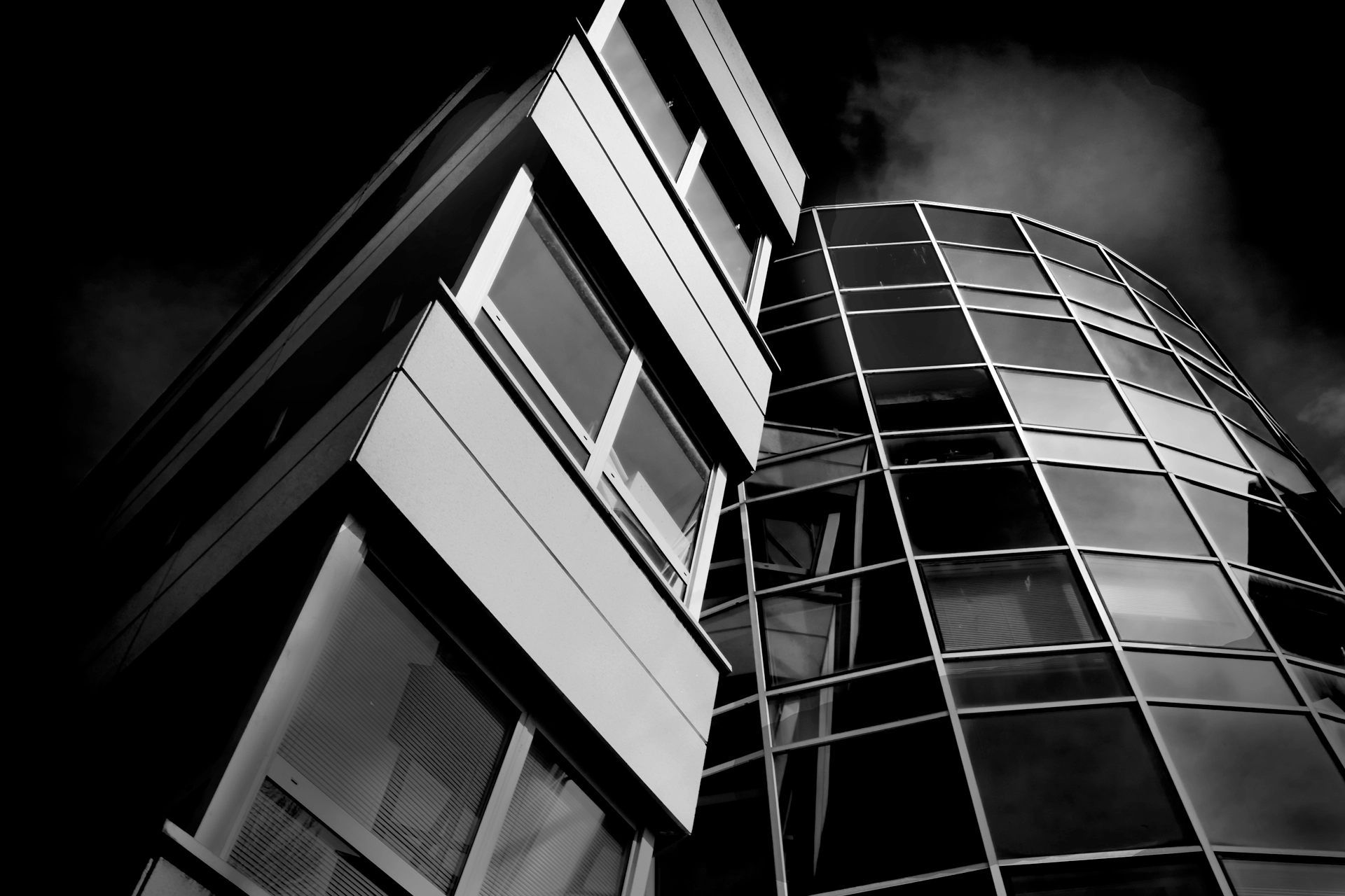 Sony Alpha NEX-7 + Sigma 19mm F2.8 EX DN sample photo. Urbania photography