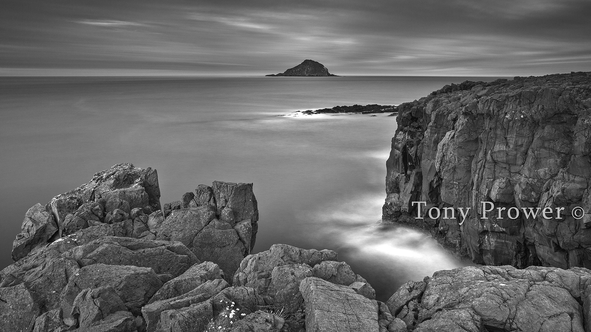 Canon EF 24mm f/1.4L sample photo. Sunken mountain photography