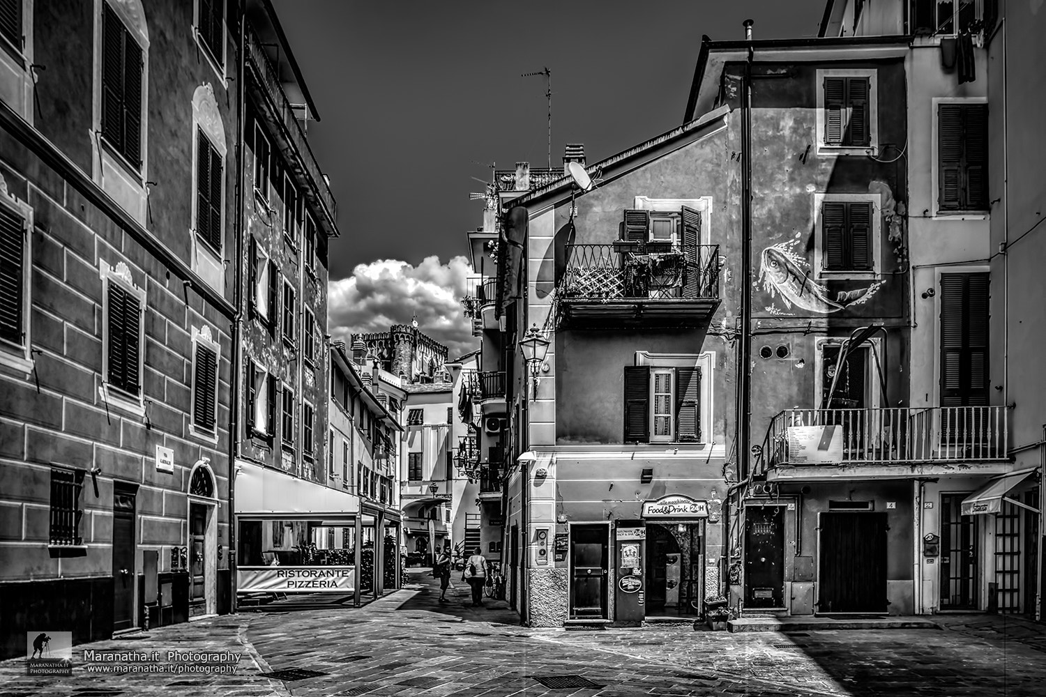 Canon TS-E 24.0mm f/3.5 L II sample photo. Via garibaldi - sestri levante photography