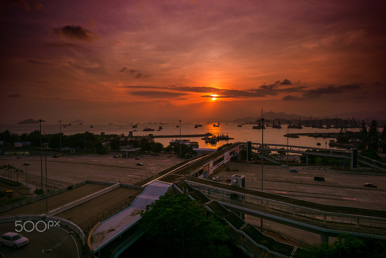 Summicron-M 1:2/90 Leitz sample photo. Sunset from ritz carlton hong kong lobby level photography