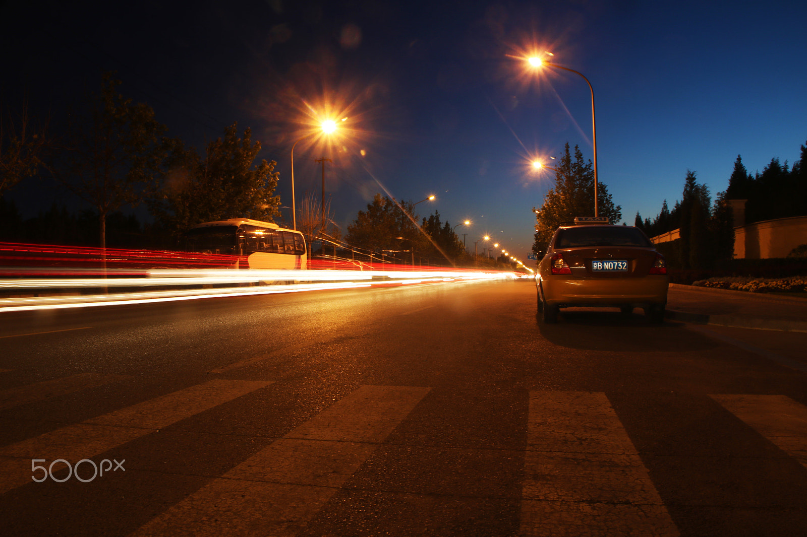 Canon EOS 750D (EOS Rebel T6i / EOS Kiss X8i) sample photo. Parked. photography
