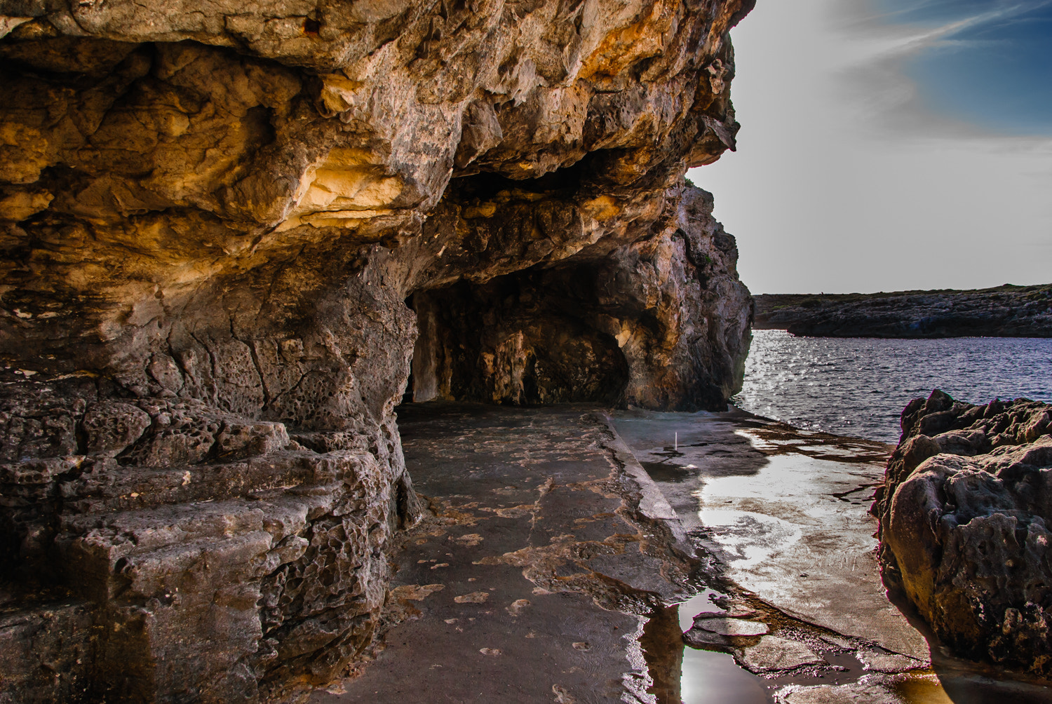 Nikon D3000 sample photo. Cueva junto al mar photography