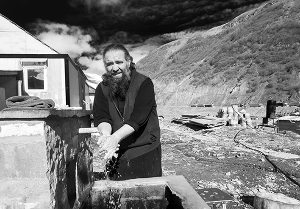 Olympus OM-D E-M1 + OLYMPUS M.12-50mm F3.5-6.3 sample photo. Georgian monks photography