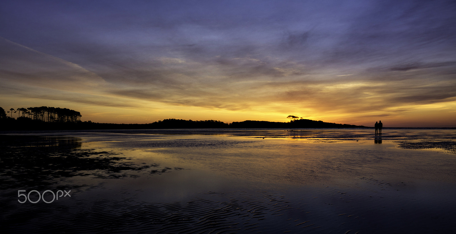 Sony a6000 + Sony Vario-Tessar T* FE 16-35mm F4 ZA OSS sample photo. Beach love photography