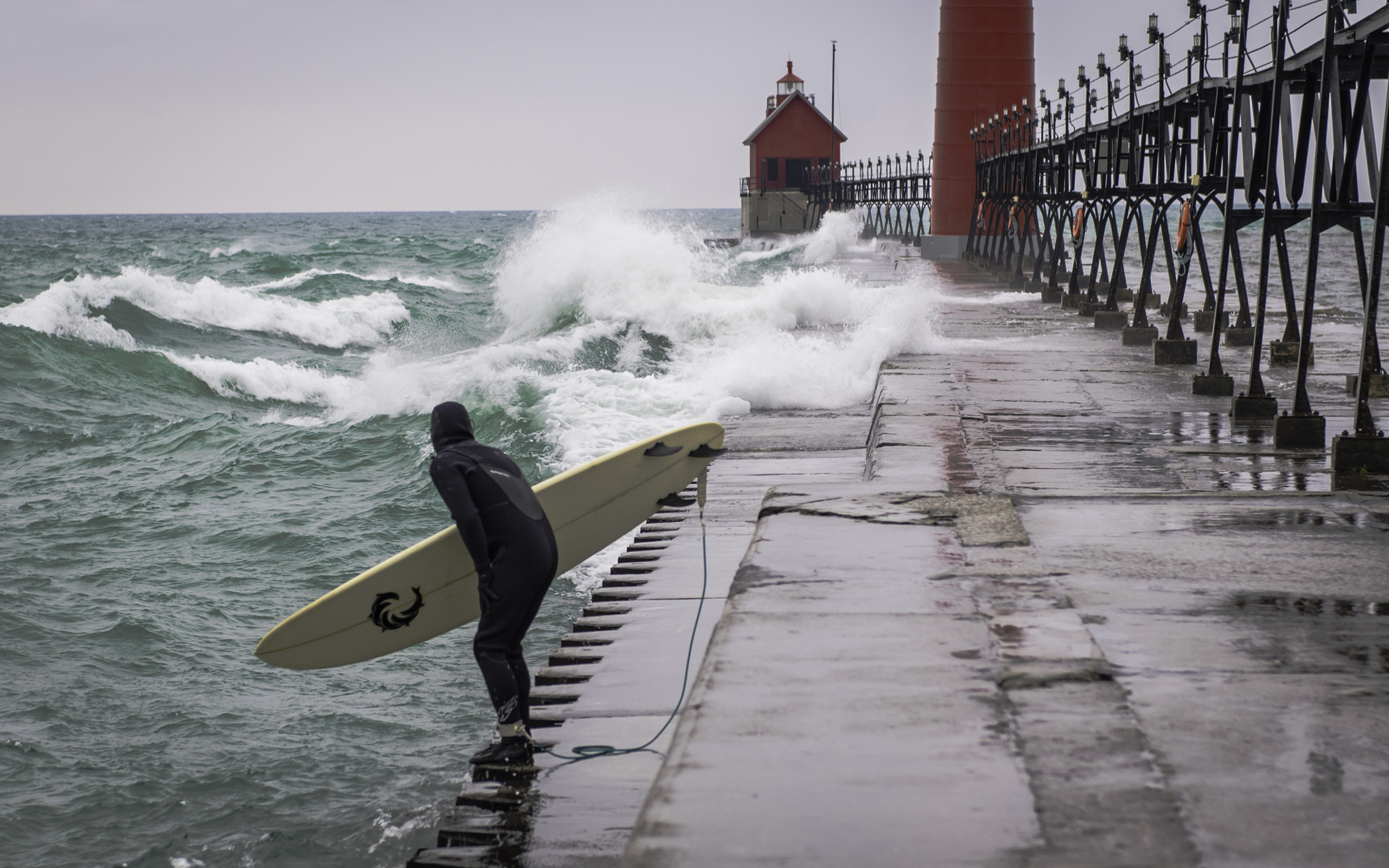 Nikon AF-S Nikkor 24-70mm F2.8G ED sample photo. Thanksgiving day surf in lake michigan photography