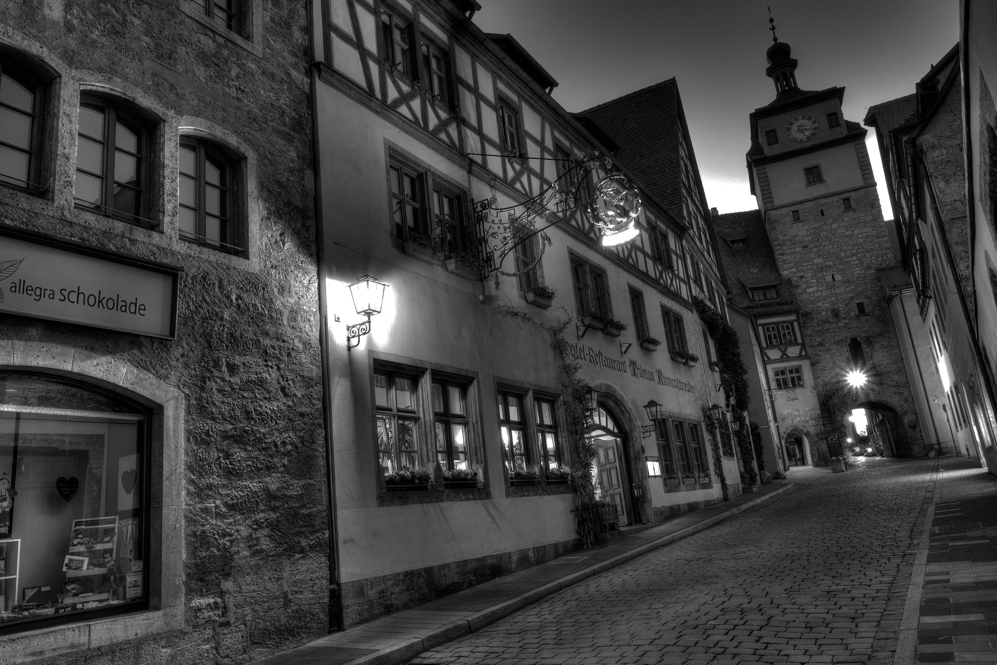 Samsung NX300M + Samsung NX 16mm F2.4 Pancake sample photo. Weisser turm in rothenburg ob der tauber photography