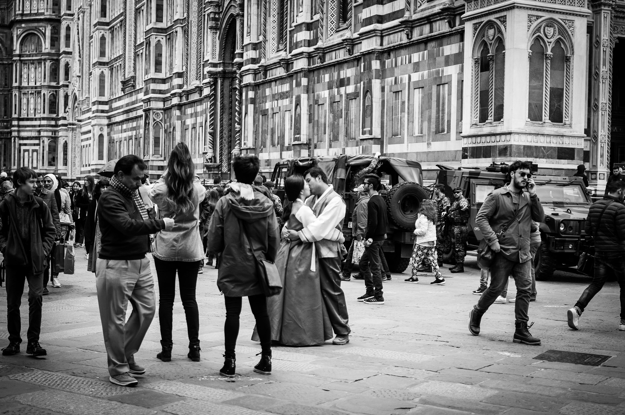 Pentax K-r + Pentax smc DA 35mm F2.4 AL sample photo. Love in florence photography