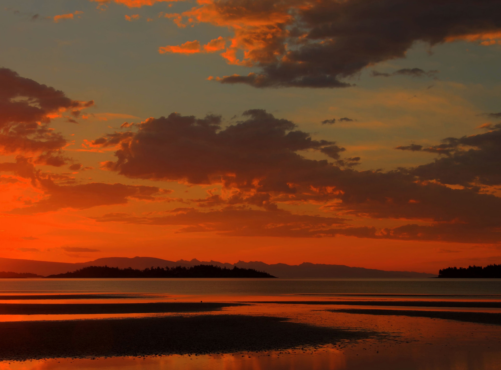 Canon EF-S 18-135mm F3.5-5.6 IS STM sample photo. Red bay photography