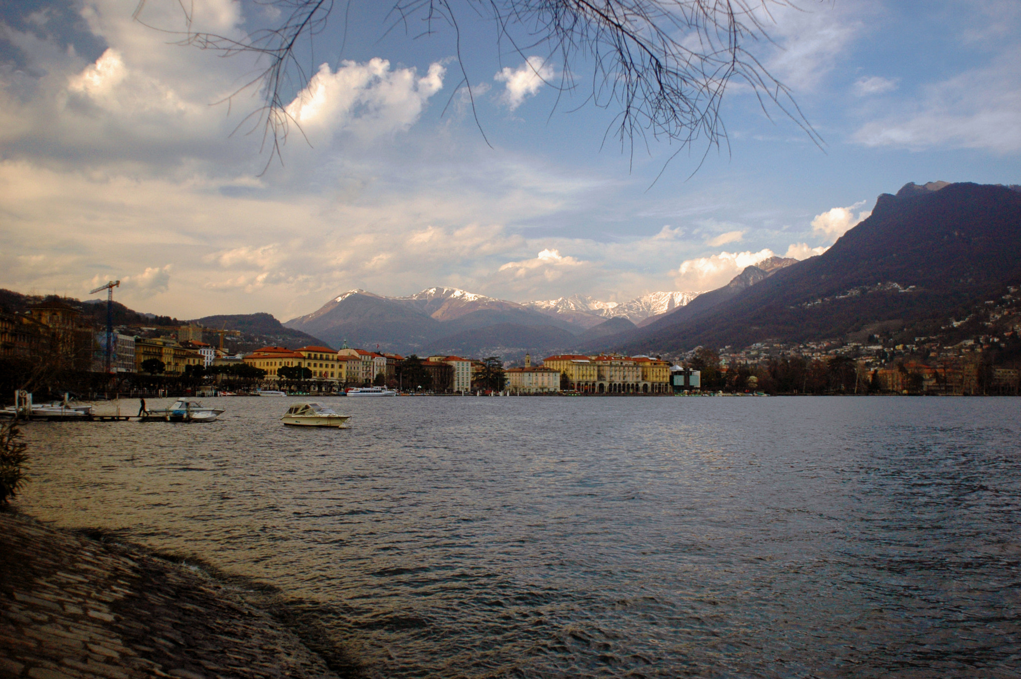 Nikon D70 + Nikon AF Nikkor 20mm F2.8D sample photo. Lake lugano photography