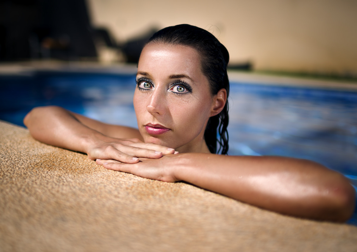 Canon EOS-1D X + Canon EF 35mm F1.4L USM sample photo. The sun lay like a friendly arm across her shoulde photography