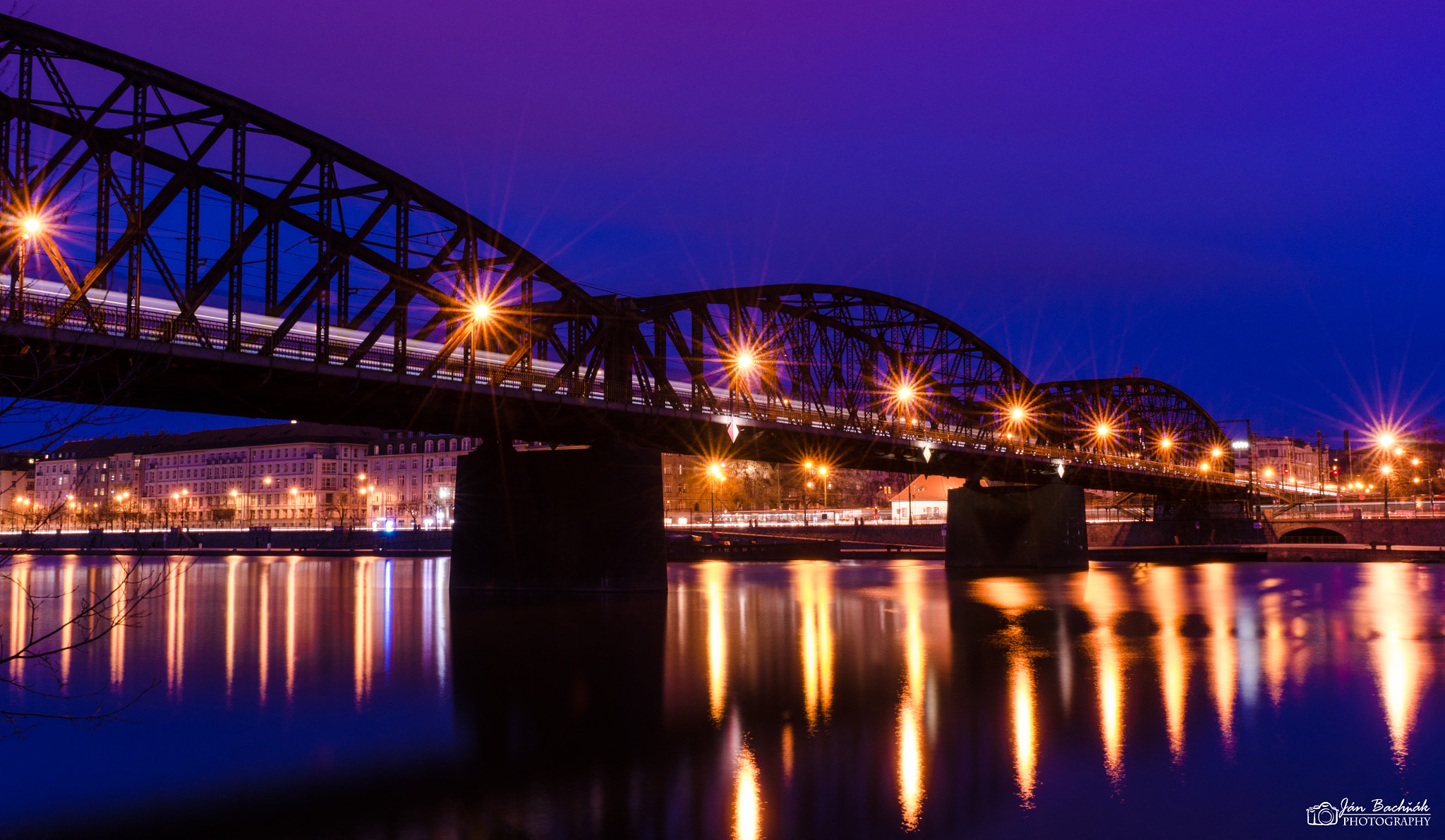 Nikon AF-S Nikkor 24-70mm F2.8G ED sample photo. Zeleznicny most photography