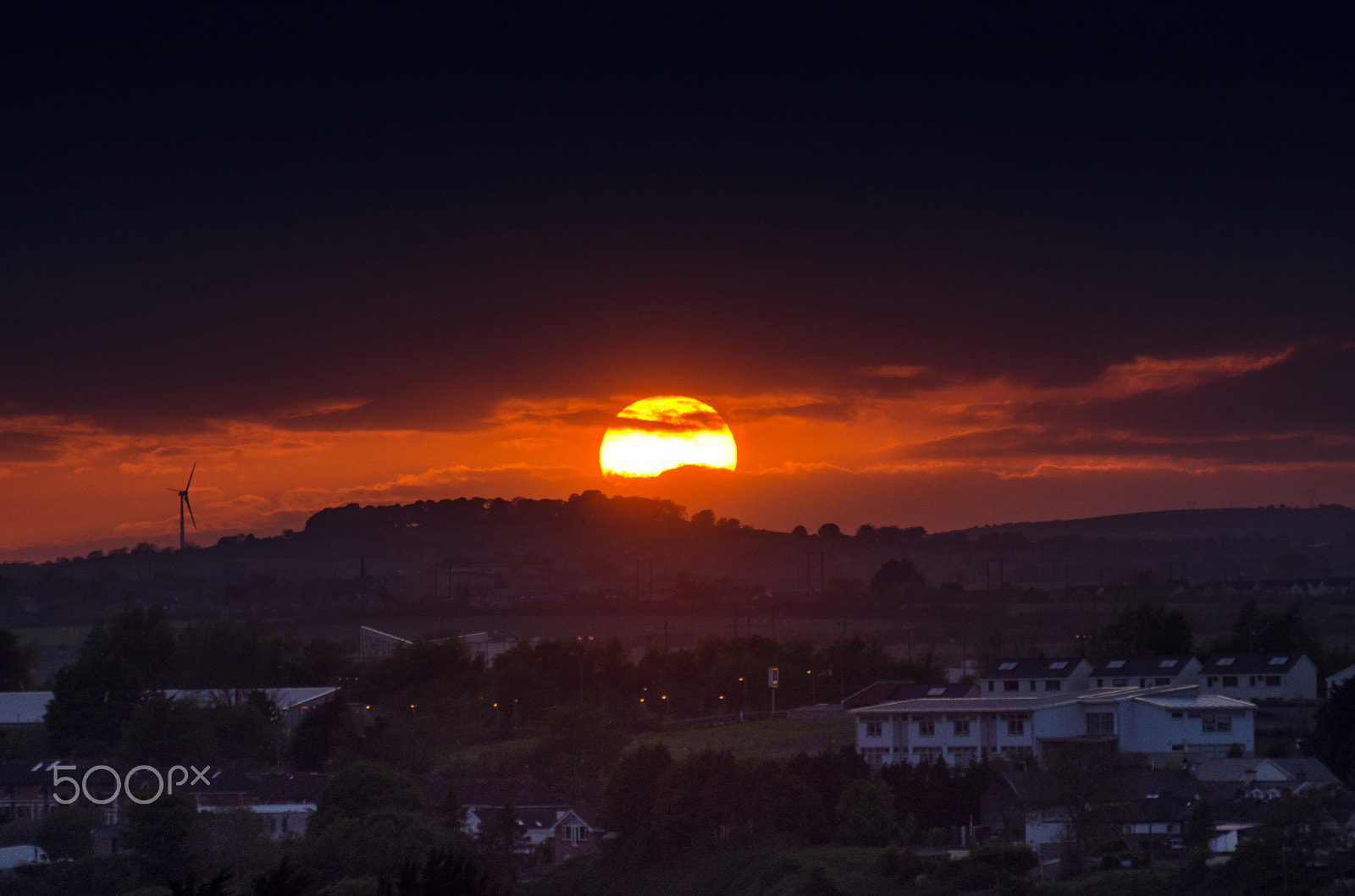 Sigma APO 170-500mm F5-6.3 Aspherical RF sample photo. Sunset from millmount photography