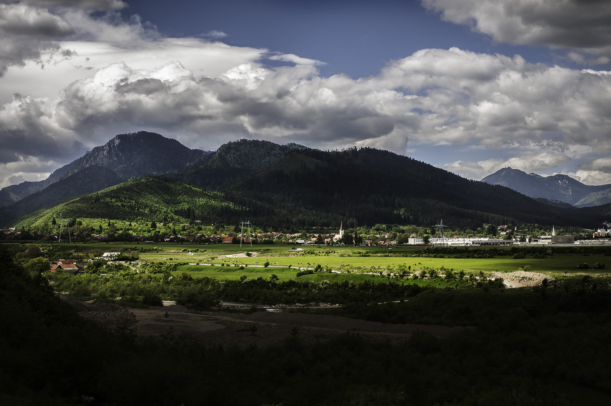 AF Zoom-Nikkor 35-105mm f/3.5-4.5 sample photo. Mioritic landscape photography