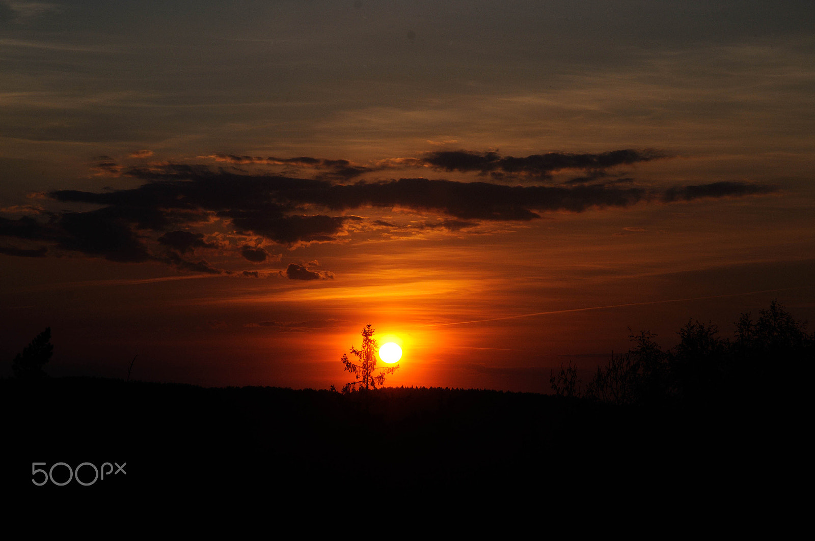 Nikon D5000 + Nikon AF-S DX Nikkor 18-70mm F3.5-4.5G ED-IF sample photo. Sunset from a mountain photography