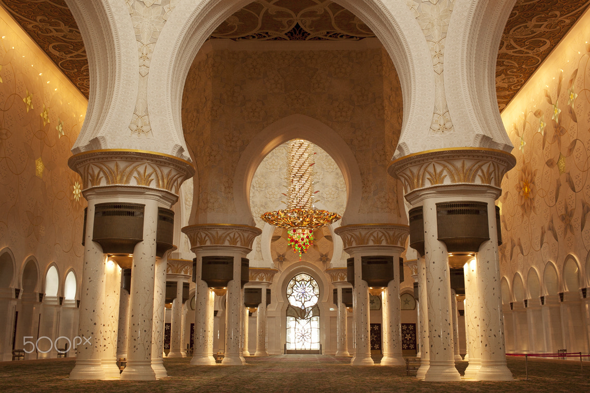 Canon EOS 5D Mark II + ZEISS Distagon T* 35mm F2 sample photo. Sheikh zayed grand mosque photography