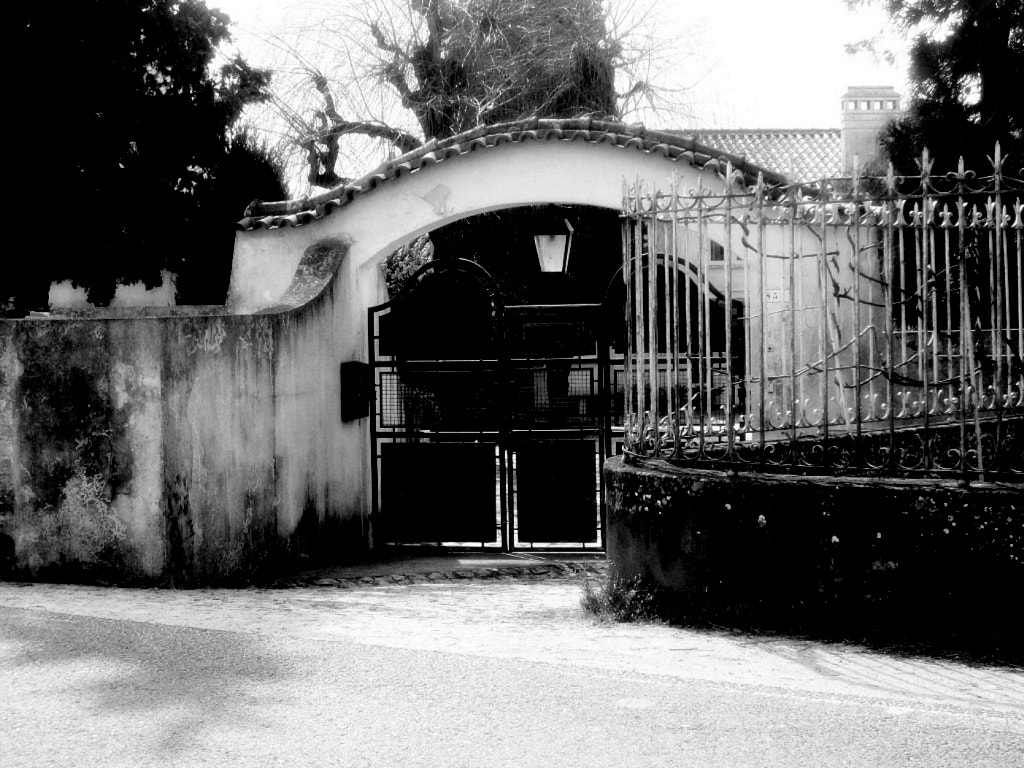 Leica C-LUX 1 sample photo. Ancienne maison de campagne photography